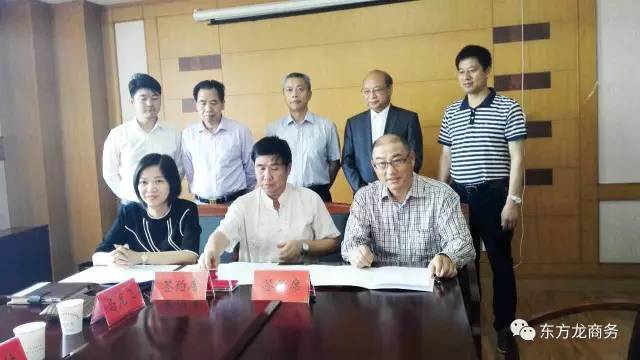 陪同通用航空投資選址項目方考察江蘇金湖縣，三方共同簽訂投資意向協(xié)議