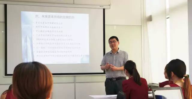 東方龍商務堅持每月首日封閉培訓,精心打造高績效專業委托招商團隊 東方龍商務堅持每月首日封閉培訓,精心打造高績效專業委托招商團隊