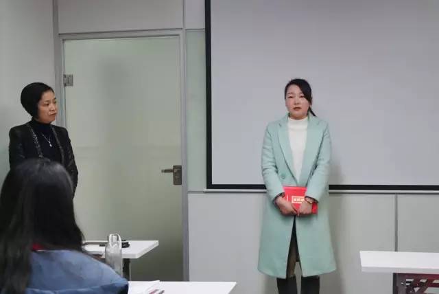 東方龍商務舉行2015年度工作總結表彰暨2016年工作計劃會議 東方龍商務舉行2015年度工作總結表彰暨2016年工作計劃會議