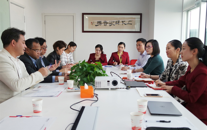 華伊斯蘭關系理事會理事長丁厚飛博士偕中華伊斯蘭關系理事會、馬來西亞代表Mr. Nasharudin 訪問東方龍商務 華伊斯蘭關系理事會理事長丁厚飛博士偕中華伊斯蘭關系理事會、馬來西亞代表Mr. Nasharudin 訪問東方龍商務