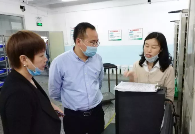 陪同甘肅瓜州政府領(lǐng)導(dǎo)考察新能源鋰電池全國布點投資選址項目,達(dá)成進一步合作意向 陪同甘肅瓜州政府領(lǐng)導(dǎo)考察新能源鋰電池全國布點投資選址項目,達(dá)成進一步合作意向