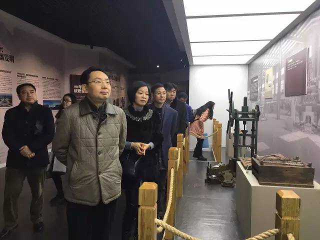 東方龍商務CEO陳谷音陪同南京棲霞區領導尹軍一行考察電子商務產業園投資選址項目 東方龍商務CEO陳谷音陪同南京棲霞區領導尹軍一行考察電子商務產業園投資選址項目
