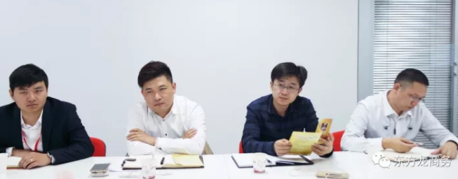 東方龍商務(wù)上海總部舉行智能化售貨機設(shè)備制造全國布點投資選址項目的政府對接會 東方龍商務(wù)上海總部舉行智能化售貨機設(shè)備制造全國布點投資選址項目的政府對接會