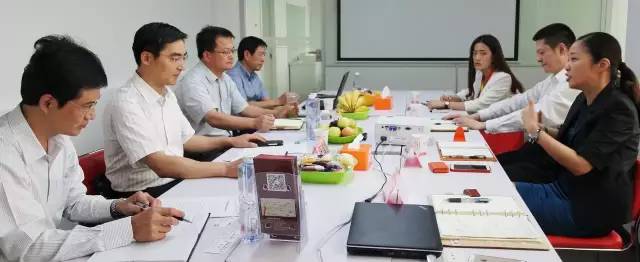 宣城市委常委、副市長(zhǎng)汪謙慎一行冒著16級(jí)超強(qiáng)臺(tái)風(fēng)奔赴東方龍商務(wù)洽談委托招商引資合作 宣城市委常委、副市長(zhǎng)汪謙慎一行冒著16級(jí)超強(qiáng)臺(tái)風(fēng)奔赴東方龍商務(wù)洽談委托招商引資合作