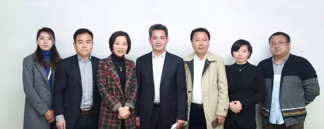 中華-伊斯蘭關系理事會理事長丁厚飛博士來訪上海東方龍商務深入洽談一帶一路建設合作 中華-伊斯蘭關系理事會理事長丁厚飛博士來訪上海東方龍商務深入洽談一帶一路建設合作
