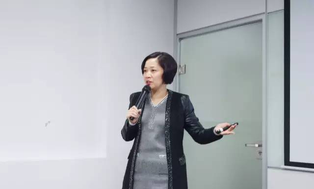 東方龍商務(wù)舉行2016首個(gè)委托招商經(jīng)理人培訓(xùn)會(huì) 東方龍商務(wù)舉行2016首個(gè)委托招商經(jīng)理人培訓(xùn)會(huì)