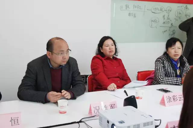 中共上高縣委副書記徐彩云率隊來訪上海東方龍國際商務平臺考察交流 中共上高縣委副書記徐彩云率隊來訪上海東方龍國際商務平臺考察交流