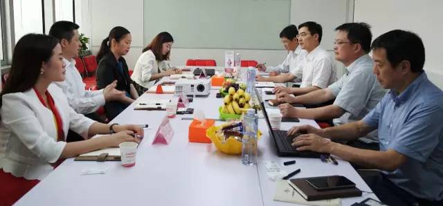 宣城市委常委、副市長(zhǎng)汪謙慎一行冒著16級(jí)超強(qiáng)臺(tái)風(fēng)奔赴東方龍商務(wù)洽談委托招商引資合作 宣城市委常委、副市長(zhǎng)汪謙慎一行冒著16級(jí)超強(qiáng)臺(tái)風(fēng)奔赴東方龍商務(wù)洽談委托招商引資合作