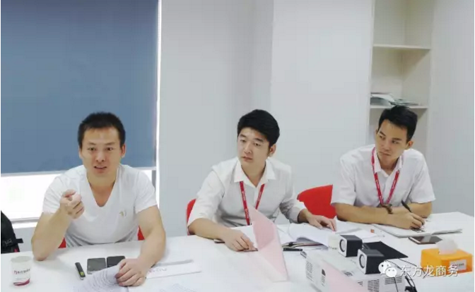 舉行汽車電子產品投資選址項目的政府對接會,政企雙方達成初步合作意向 舉行汽車電子產品投資選址項目的政府對接會,政企雙方達成初步合作意向