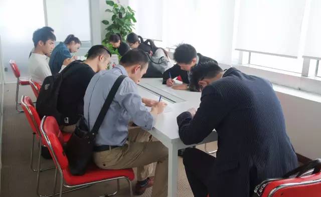 十月商務精英招聘會,聚才納賢,加快東方龍商務平臺向國際化發展 十月商務精英招聘會,聚才納賢,加快東方龍商務平臺向國際化發展