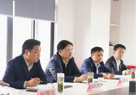 集團(tuán)成功舉行湖北孝感應(yīng)城市委托招商引資啟動會,強(qiáng)力助推四大重點(diǎn)產(chǎn)業(yè)創(chuàng)新轉(zhuǎn)型 集團(tuán)成功舉行湖北孝感應(yīng)城市委托招商引資啟動會,強(qiáng)力助推四大重點(diǎn)產(chǎn)業(yè)創(chuàng)新轉(zhuǎn)型