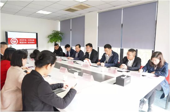 “兩條腿走路”:自主招商+委托招商成為新常態(tài) “兩條腿走路”:自主招商+委托招商成為新常態(tài)