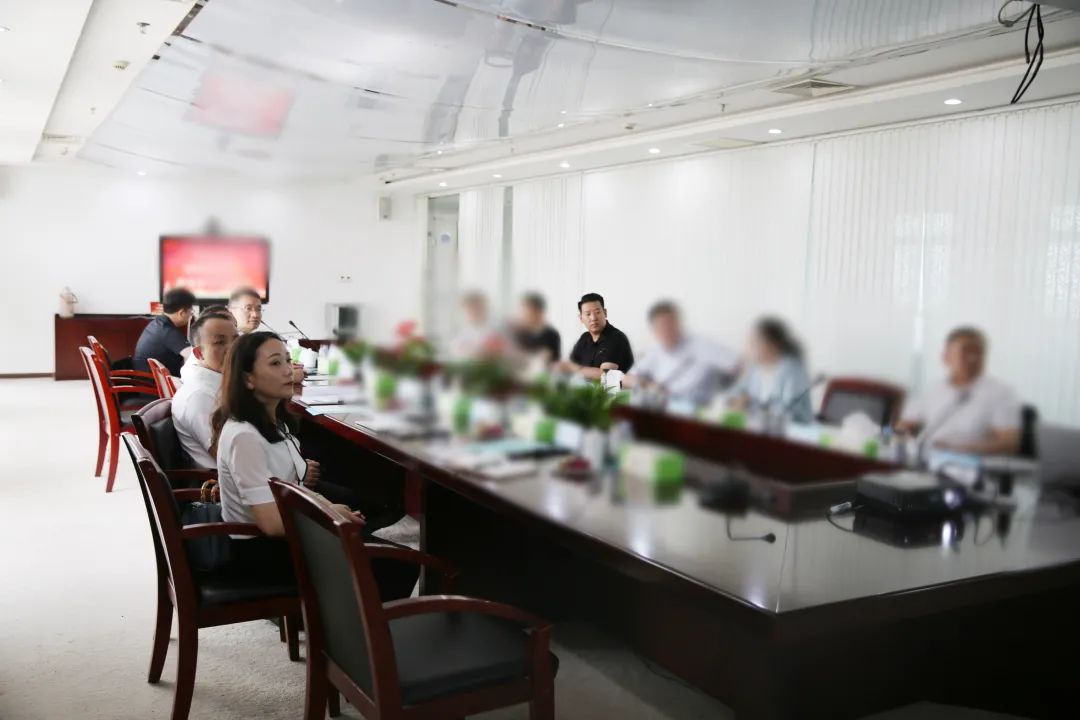 百億規(guī)模大型集團(tuán)公司，投資50億！四川某地方政府實地對接新型鋰電池生產(chǎn)擴(kuò)建投資選址項目