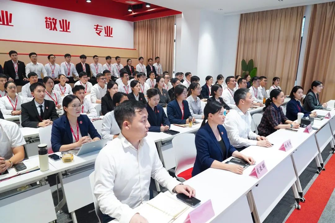 迎進博，抓服務，東方龍商務再出擊！10月下旬，集團共35個優(yōu)質(zhì)投資選址項目通過評估