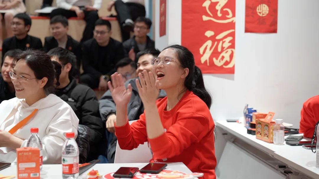 歡慶不止，夢想前行！東方龍商務集團“筑夢十年，有龍則靈”年度盛典圓滿落幕！